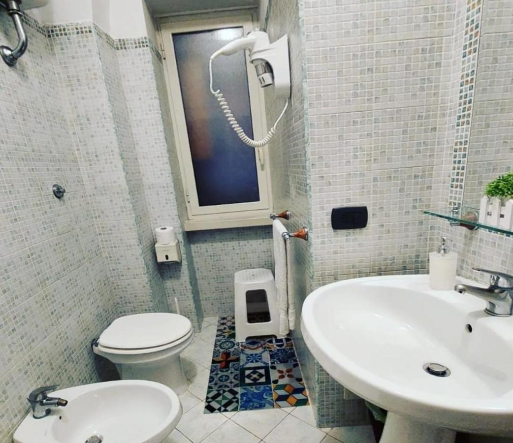 Domus Cesare Apartment Наполи Екстериор снимка